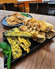 雞皮香串/酥炸海苔