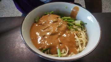 麻醬意麵