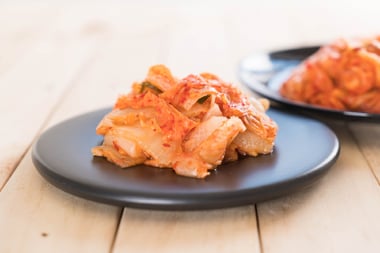 吃素常脹氣怎麼辦？6招改善腹脹，味噌、泡菜也能幫忙